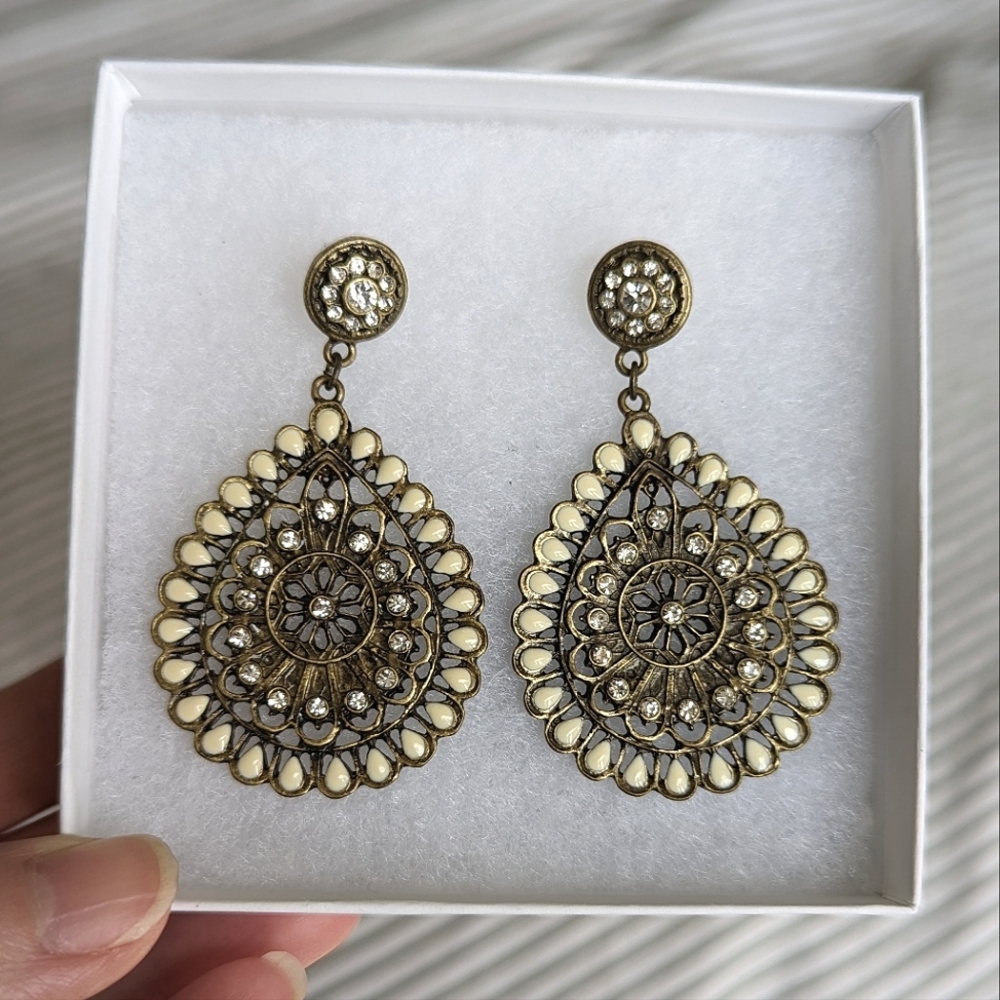 Vintage Style Teardrop Dangle Earrings